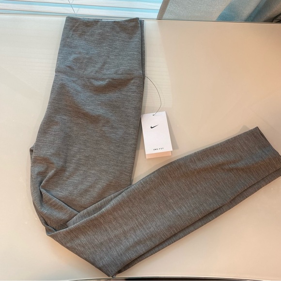 NWT NikeOne Women's Dri-FIT High-Rise Leggings - Picture 2 of 9